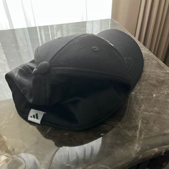 Adidas baseball cap like new. - Picture 3 of 5